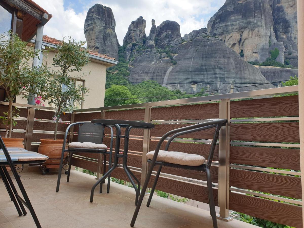 شقة The House Under The Rocks Of Meteora 1 كالامباكا المظهر الخارجي الصورة